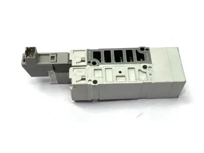 Used SMC Pneumatic Solenoid Valve 5-Port 24VDC Solenoid Valves Michigan US | Maverick Industrial Sales #1401366