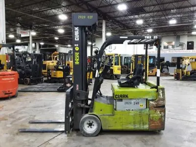 USED 2020 CLARK TMX25