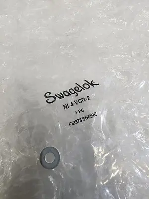 SWAGELOK NI-4-VCR-2 SEAL FITTING (LOT OF 4)