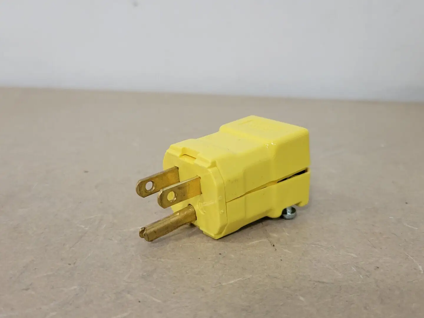 USED HUBBELL HBL5965VY