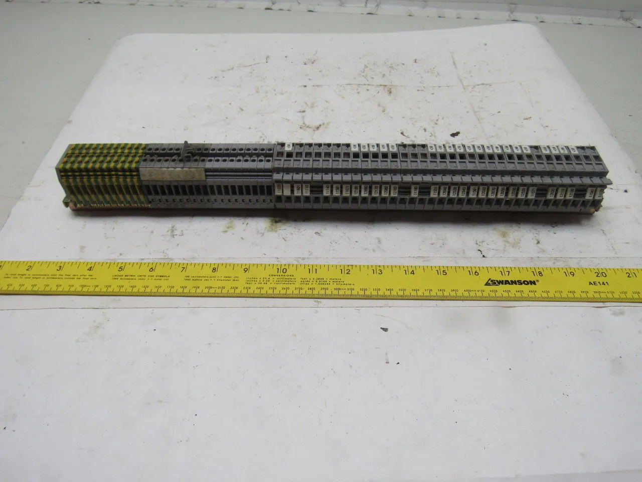 Entrelec 6.3 A MAX. (34) Fuse Holder (15) Terminal Block  (11) Ground Lot of 60