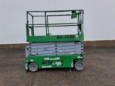 USED 2016 Genie GS-3232