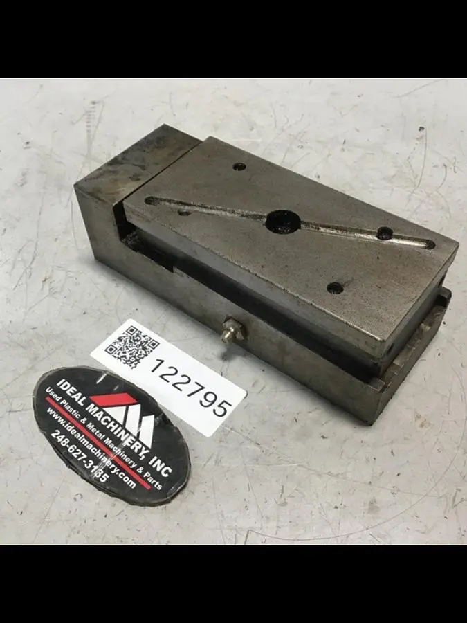 USED METAL FABRICATOR OA861101