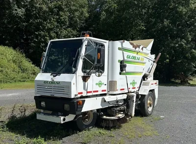 2012 GLOBAL ENVIRONMENTAL GLOBAL M3 SWEEPER | Iron Listing (1)