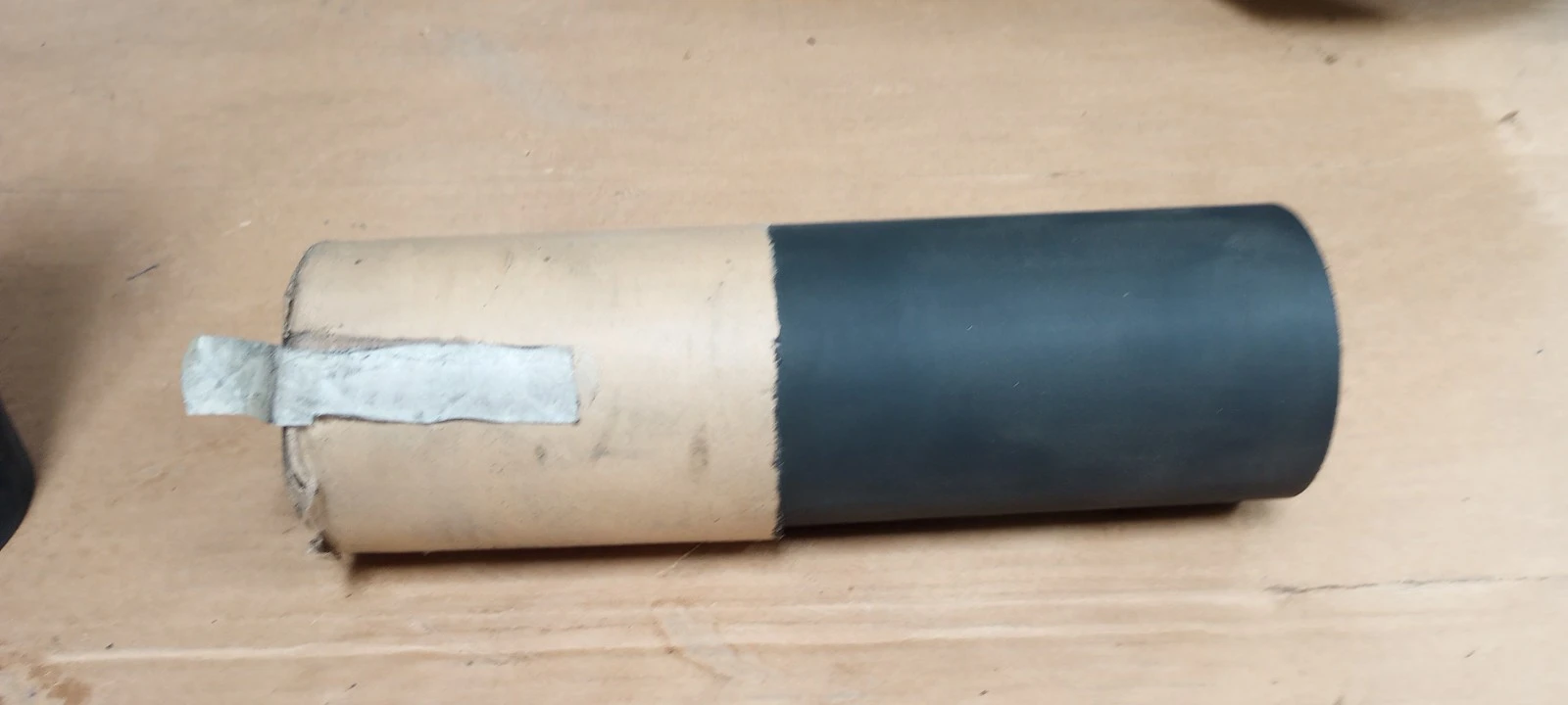 526639 1 LOT OFF 2 BLACK DRUM ROLLER 4"X12 1/2 INCH
