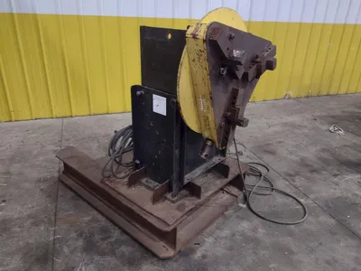 1,250 LB STINGER MODEL #P-1250 PIPE WELDING POSITIONER WITH 30" GRIPPER CHUCK : YOBRO #25214