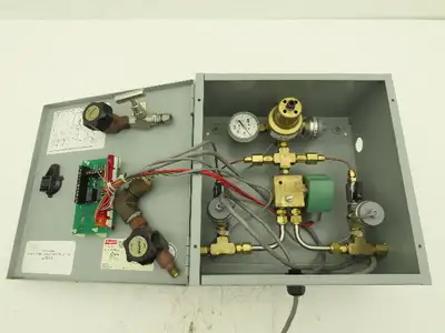 Harris SG 960 Specialty Gas Manifold Auto-Switching