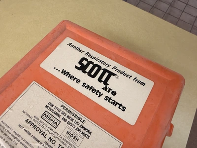 Used SCOTT CHIN STYLE GAS MASK 6030 Respirators / Ventilators Michigan US | Miedema Asset Management Group #1320847
