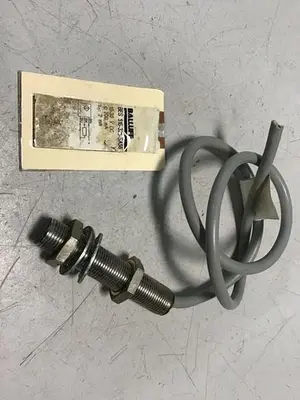 USED BALLUFF BES 516-325-SA56