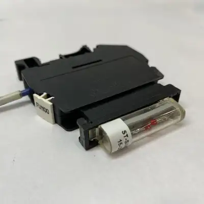 ST1-SI | Phoenix Contact  Fuse Plug ST-Siled 24 15-30V w/ Typ USIG LOT OF 10 - Used