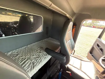 Used 2025 KENWORTH T380 Box trucks Florida US | Truck and Van Outlet #1509198