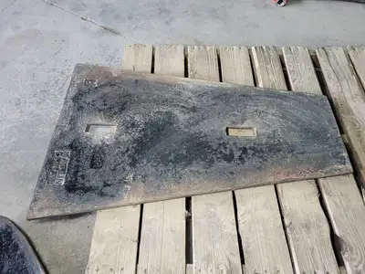 Lower Cheek Plate RH