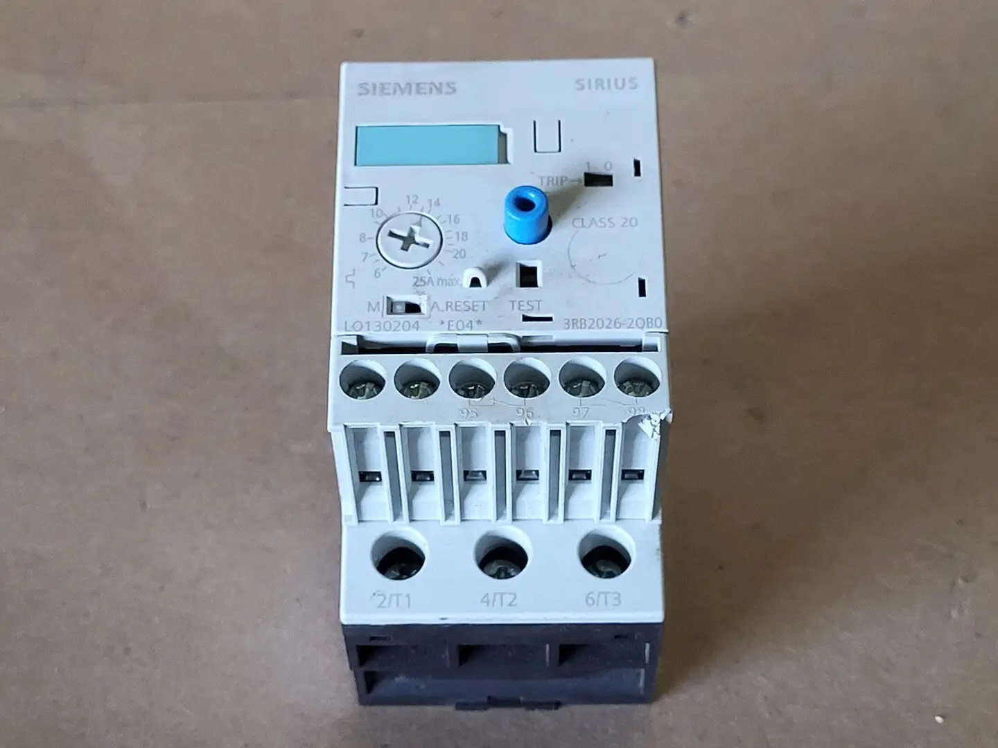 USED SIEMENS 3RB2026-2QB0