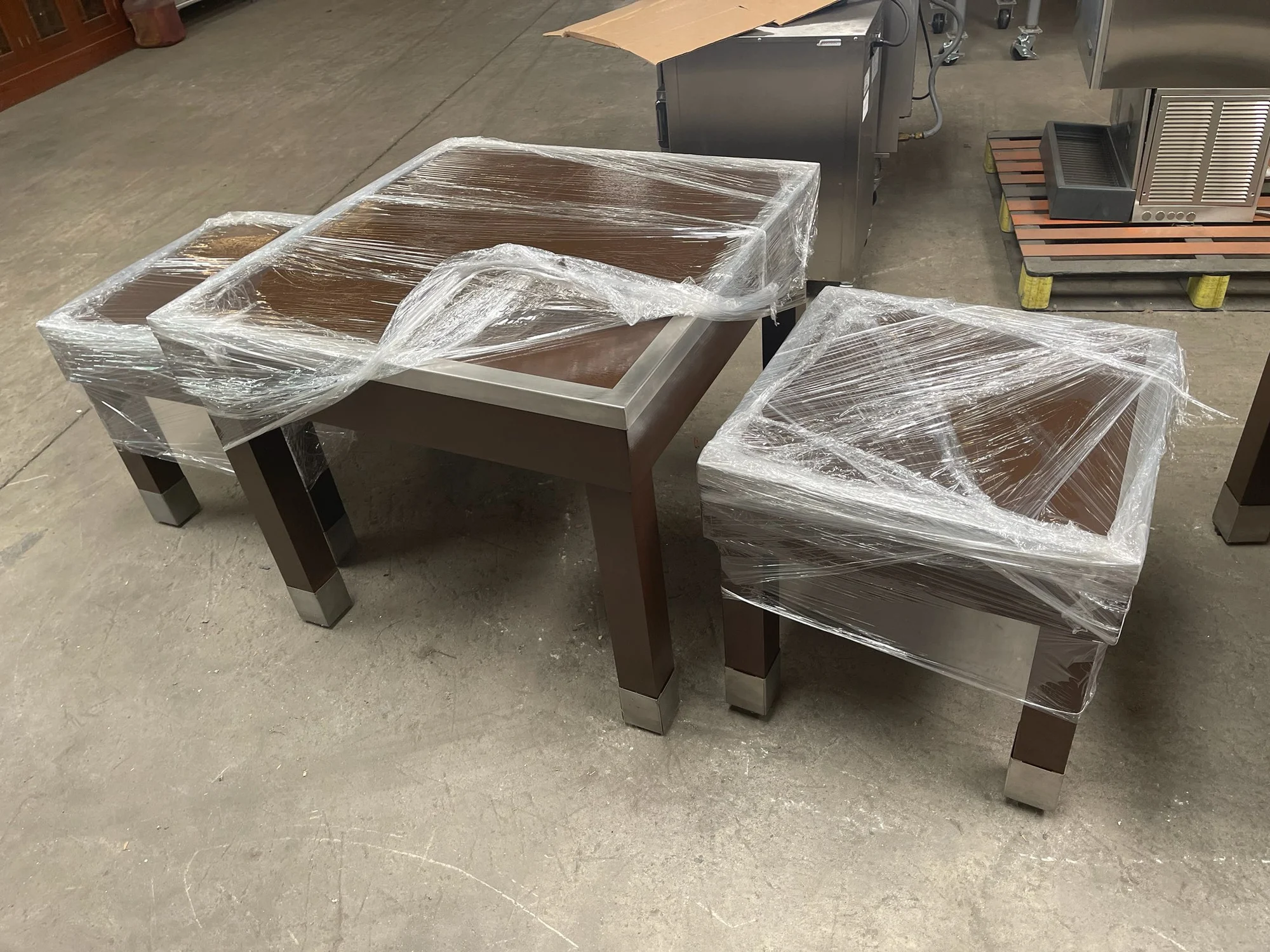 1-0388 2 Piece Bakery Table Set
