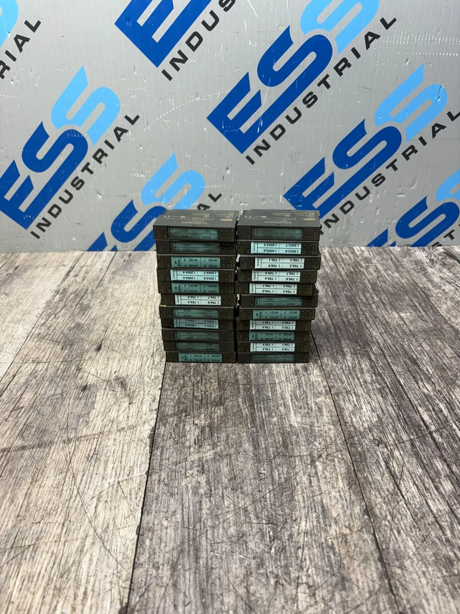 USED SIEMENS 6ES7 131-4BD01-0AB0