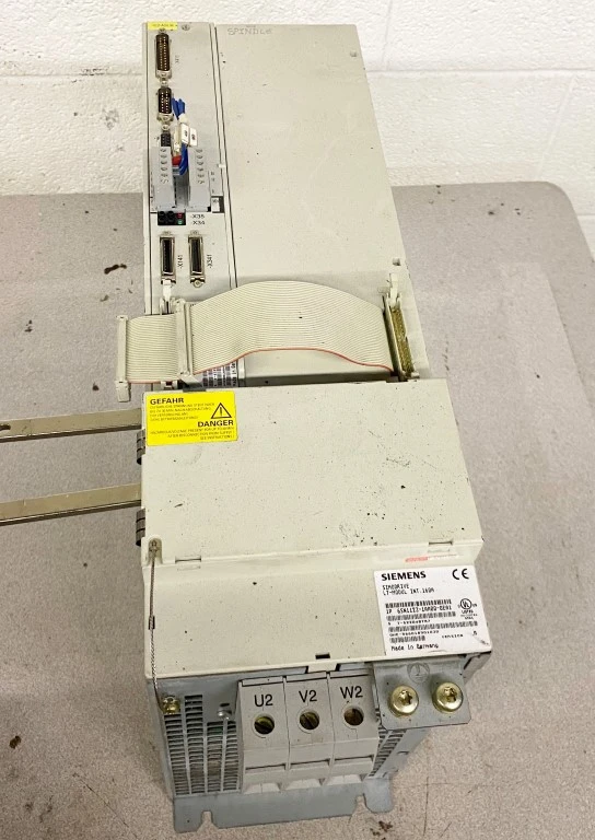 SIEMENS 6SN1123-1AAOO-OEA1 SERVO DRIVE