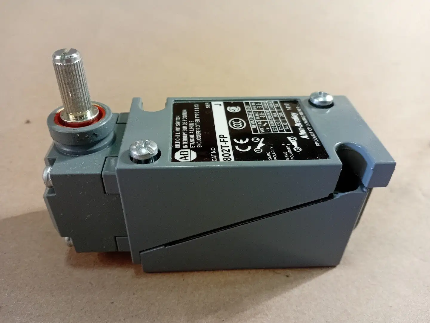 NEW ALLEN-BRADLEY 802T-FP