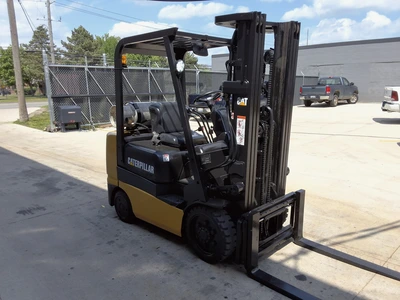 USED CATERPILLAR 5,000LBS CAPACITY