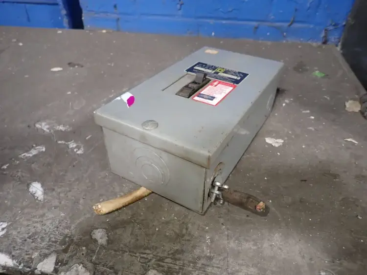 Used SQUARE D Q024L70S Electrical Panels Ohio US | HGR 24 #754944