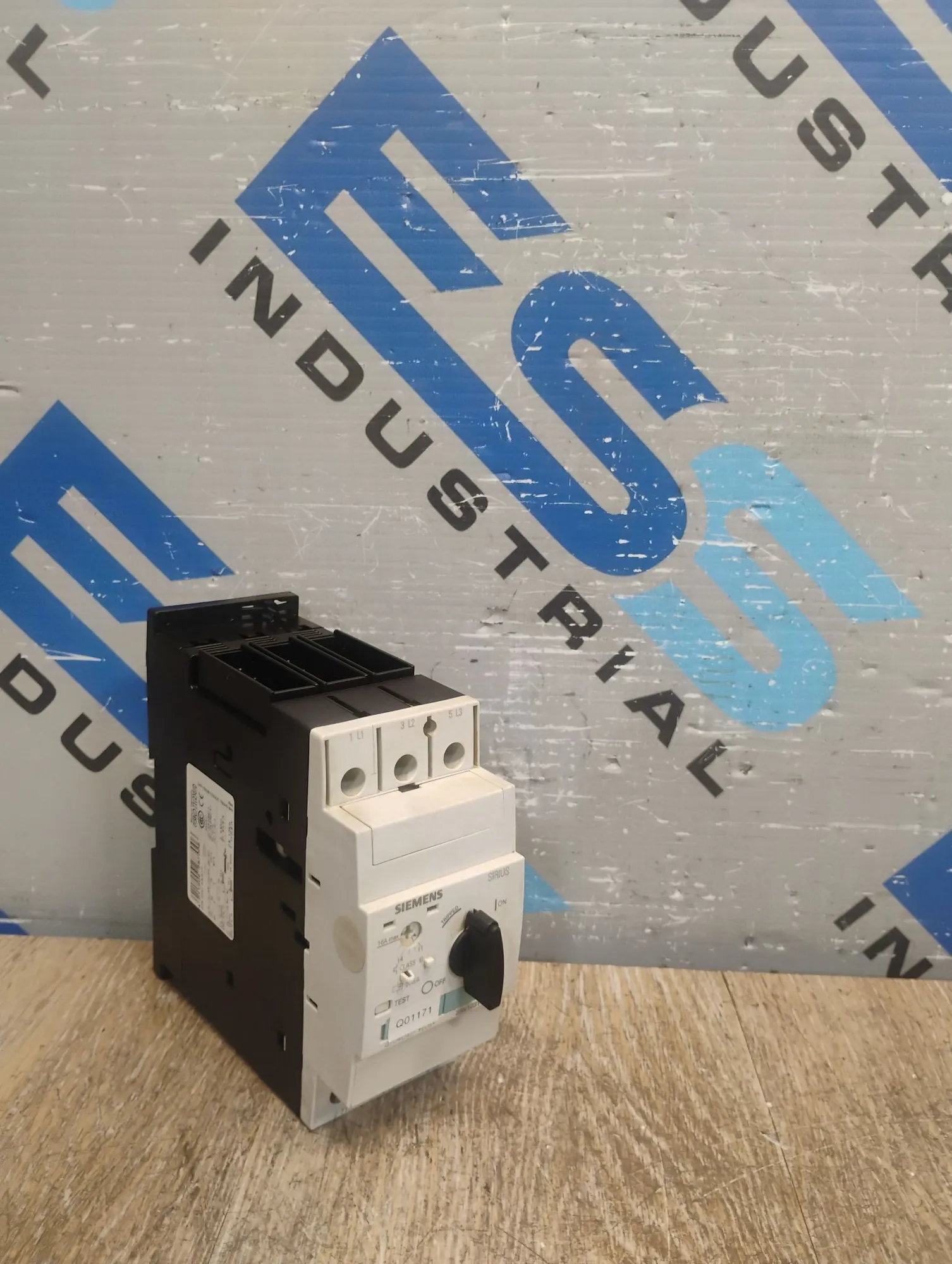 USED SIEMENS 3RV1031-4AA10