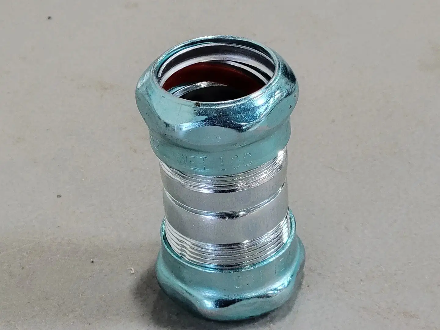 1" EMT Compression Coupling (Box of 14)