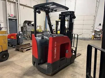 Used 2018 RAYMOND 425C35TT 3-Wheel Stand up Electric Counterbalance Forklifts Illinois US | Somerset Equipment Sales #1546192