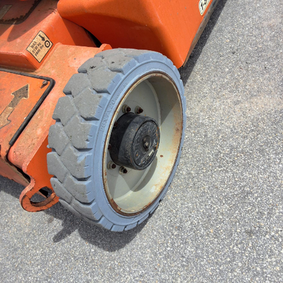 USED 2014 JLG E450AJ
