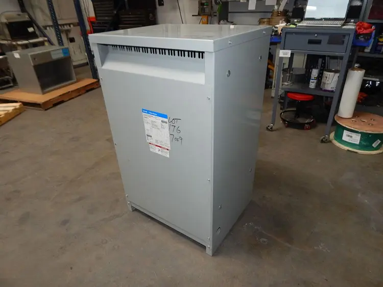 Used EATON V48M60T12 Distribution Transformers Texas US | Aucto #1308443