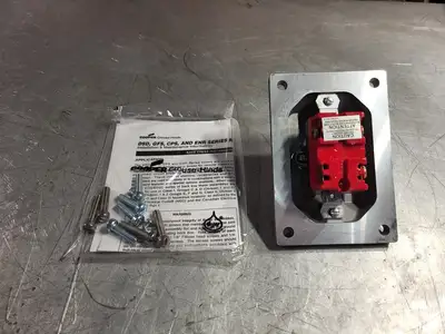 NEW CROUSE-HINDS DSD936 SA