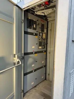 CUTLER HAMMER 2500 kVA HV 13.8kV–600Y/346V Substation Transformer W/ Switchgear