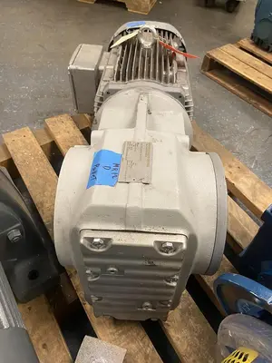 New | in-Stock SEW-EURODRIVE KAZ87DRE160MC4 Gearmotors | Surplus Asset Holdings #1227622