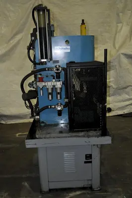 Used _UNKNOWN_ _UNKNOWN_ Air Presses | D & D Industries #438040
