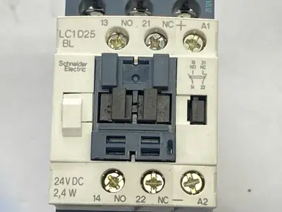 Used Schneider Electric IEC Contactor 3P 25A 480VAC 24VDC Coil PLC Contactors Michigan US | Maverick Industrial Sales #1401984