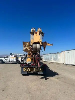USED 2004 GROVE GMK5240