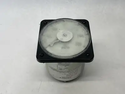 USED YOKOGAWA PANEL METER 0-300VDC NEEDS NEW FRONT PLASTIC SHIELD/FACE