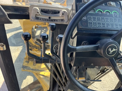 USED 2004 JOHN DEERE 670C SERIES 2