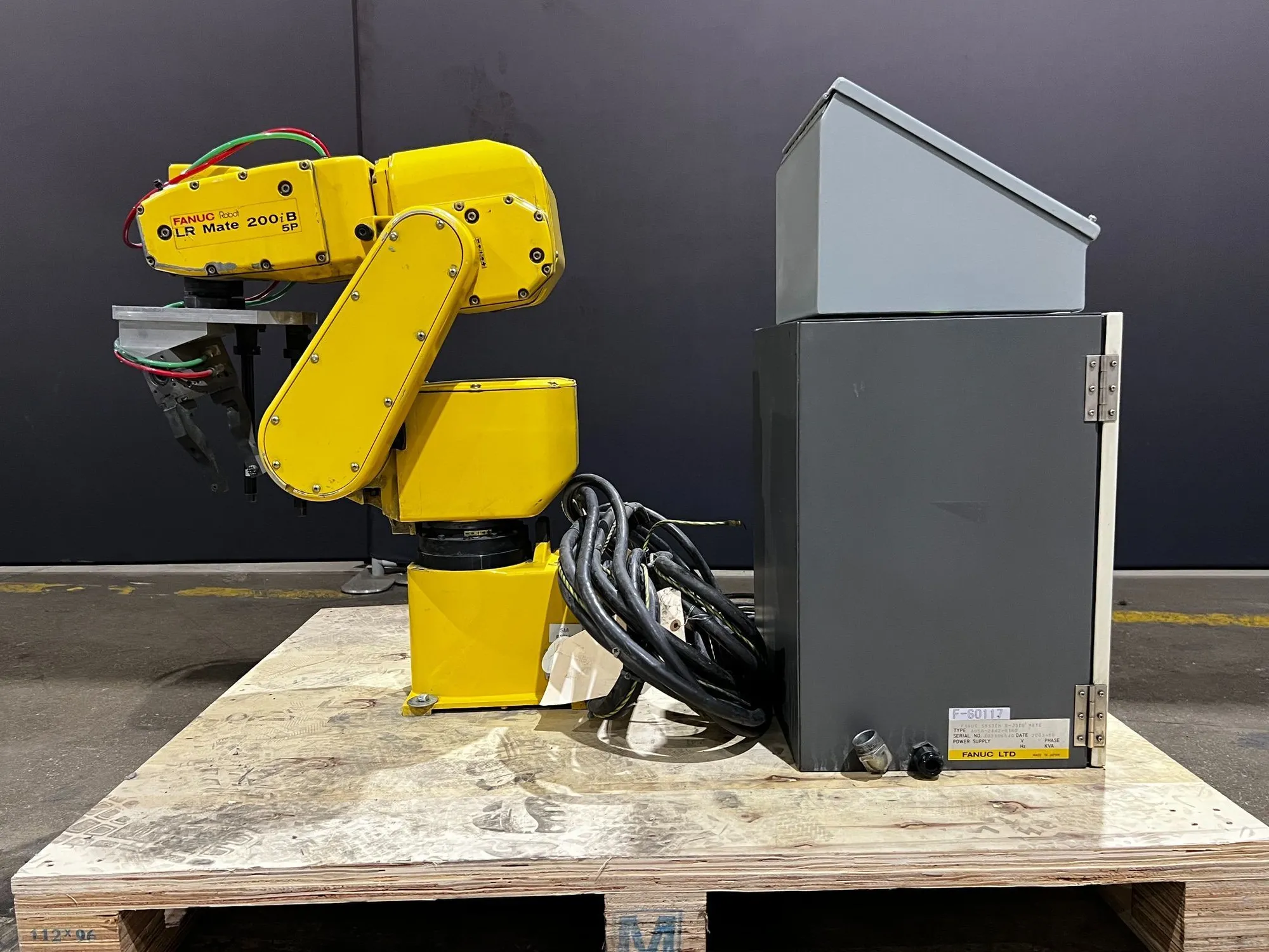 Used 2003 FANUC LR MATE 200iB/5P + R-J3IB MATE Robots Michigan US | iGAM Industrial Marketplace #1443449