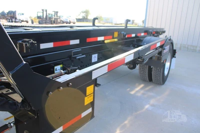 New | in-Stock 2025 MACK MD6 Rolloff Trucks Texas US | Roll Off Truck World #1491916