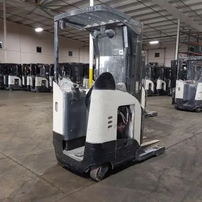 USED 2016 CROWN RR5725-45