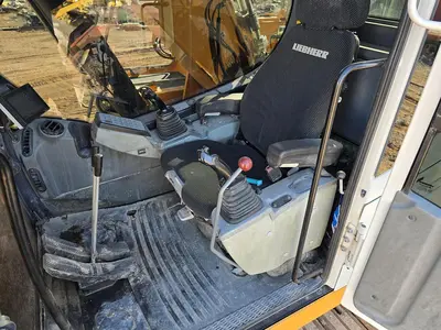 Used 2019 LIEBHERR R924 LC Crawler Excavators Utah US | Berry Machinery #910866
