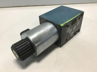 USED BOSCH 0 810 001 825