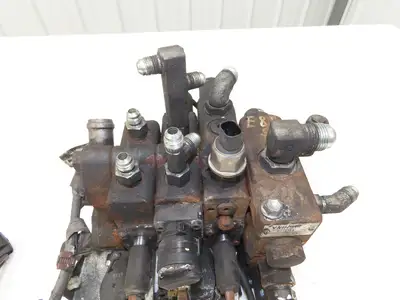Toyota 67620-U1361-71 Hydraulic 3-Spool Forklift Mast Control Valve From 8FBE15U