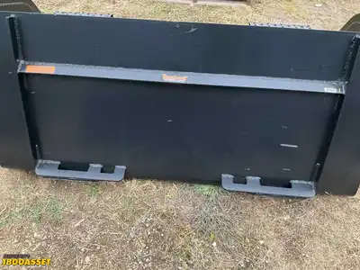 New Tomahawk 60” snow/mulch skid steer bucket, welded on high carbon cutting edge, skid steer...