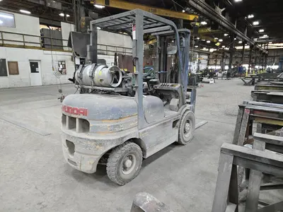 Hyundai LPG Double Stage Forklift w/ Side Shift, 5,000lb Capacity; Unknown Hours, Gauge