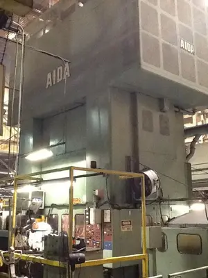 3000 TON AIDA MODEL FMX-L2-3000 SSDC LINK DRIVE PRESS