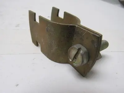 T&B Thomas & Betts C1051 Kindorf 1" Steel Rigid Pipe Conduit Clamp Lot of 18