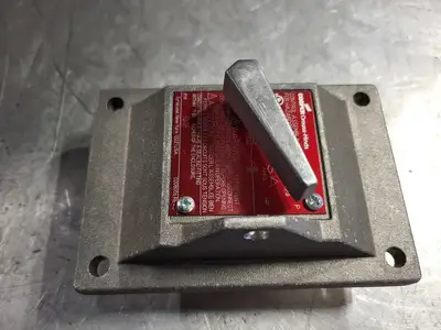 NEW CROUSE-HINDS DSD937 SA