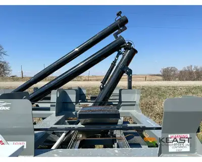 Used TRAVIS _UNKNOWN_ Seed Tenders Iowa US | Keast Enterprises #1360482
