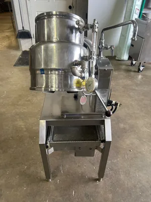 Used Groen Used Groen TDB/6-10 Electric Steam Jacketed 10 Quart Kettle w/ Stand 208V - 2 Cooking Kettles Illinois US | Falcon Restaurant Supply #1375665