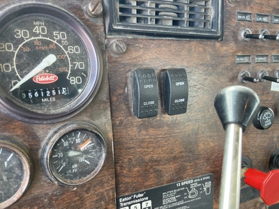 USED 1993 PETERBILT 357 6X4 TRACTOR